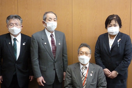 左から馬場専務理事、中谷会長、水野会長、杉村日本弁理士会会長